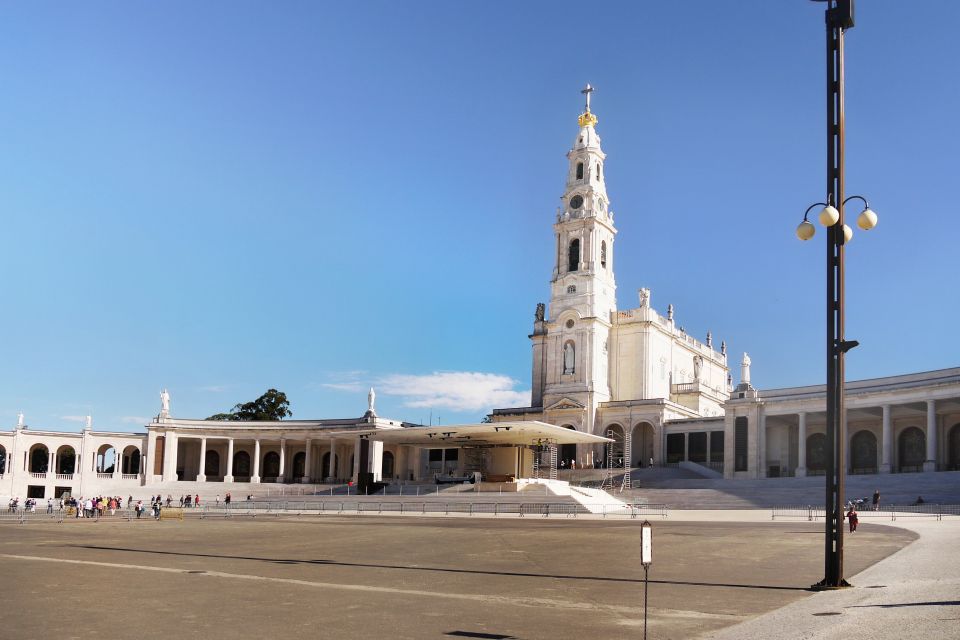 Fatima, Nazare, and Obidos: Small Group Tour From Lisbon - Sanctuary of Our Lady of Fátima