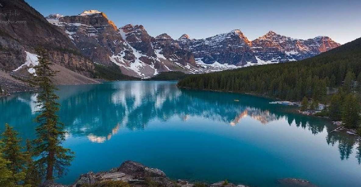 From Banff/Canmore: Moraine Lake and Lake Louise Transfer - Meeting Points for Pickup