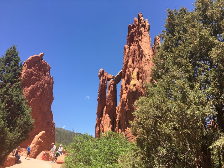 From Denver: Garden of the Gods & Manitou Springs Tour - Language and Pickup Information