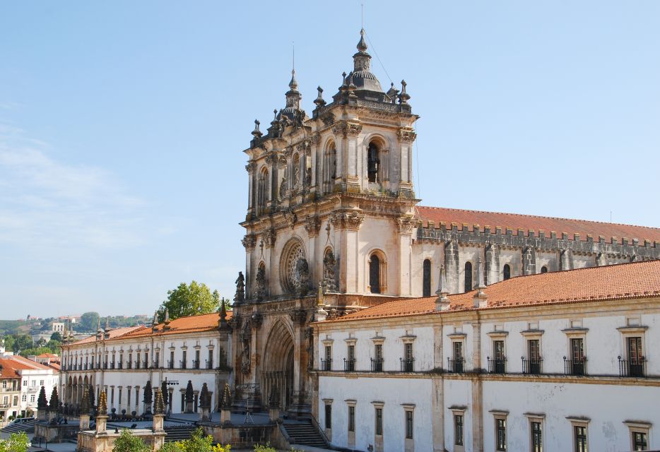 From Lisbon: Tour Fatima, Batalha, Alcobaça, Nazaré, Óbidos - Monastery of Batalha