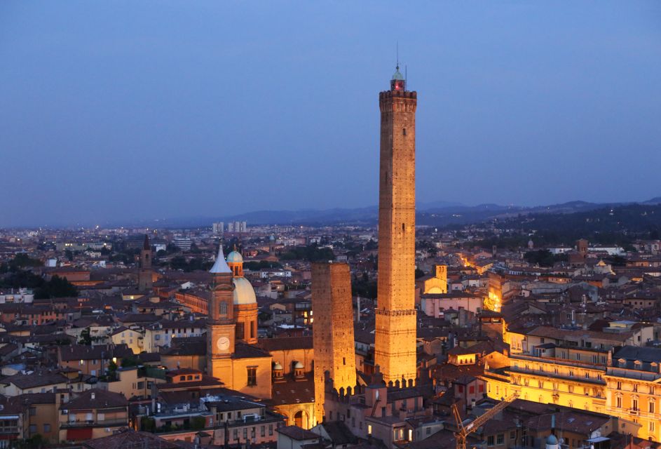 From Milan: Bologna the Capital of Italian Food Tour - Itinerary Highlights