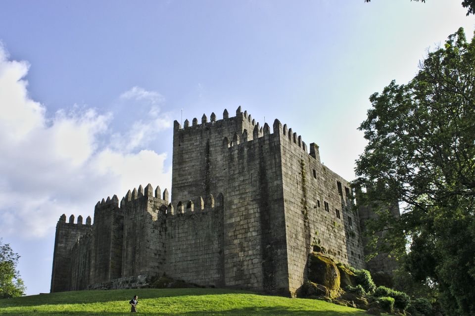 From Porto: Braga and Guimarães Full-Day Tour - Guimarães Highlights