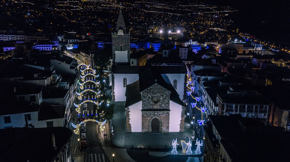 Funchal: Christmas Lights Guided Tuk-Tuk Tour - Itinerary Highlights