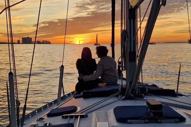 Golden Hour Boat Tour - Sailing by the Monuments With Wine - Restrictions