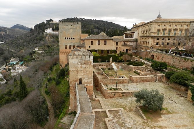 Granada Day Trip: Alhambra & Nazaries Palaces From Seville - Important Notes for Travelers