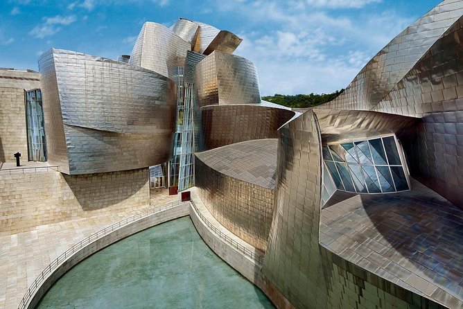 Guggenheim Bilbao Museum Private Tour - Signature Sculptures