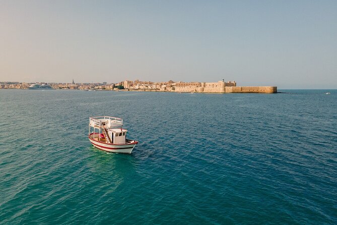 Half Day Boat Tour on the Syracuse Coast With Lunch - Included Amenities