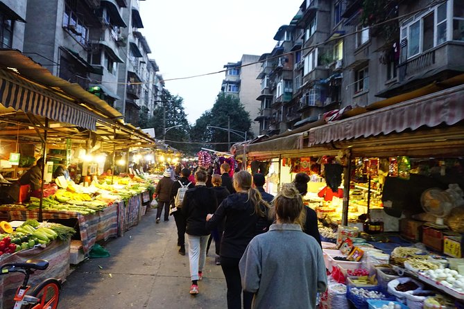 Half-Day Chengdu Cooking Class With Local Market Visit - Exploring the Local Spice Market
