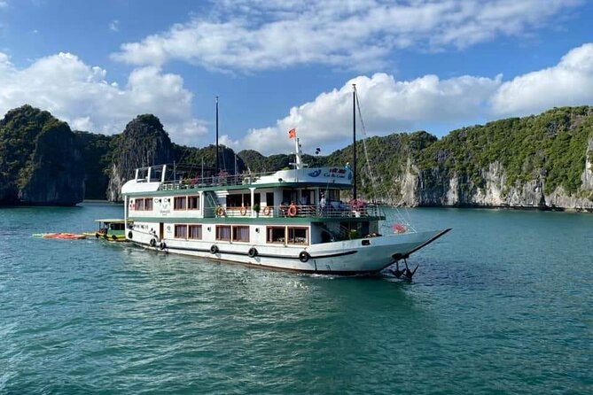 Halong Bay 2 Days on Classic Cruise, Small Group, Biking-Kayaking - Dining and Beverages