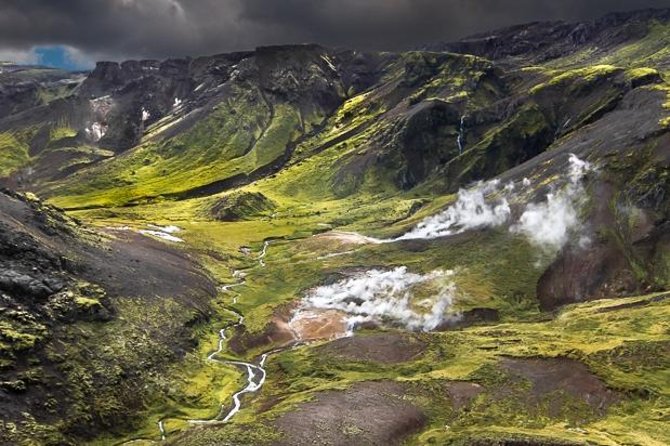 Helicopter Flight Over Geothermal Landscapes From Reykjavik - Volcanic History and Geothermal Activity