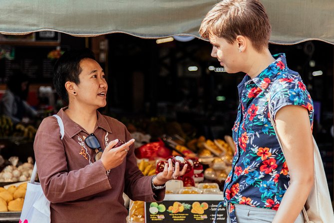 Highlights & Hidden Gems With Locals: Best of Chiang Mai Private Tour - Exploring Vibrant Temples