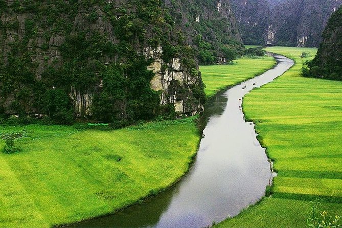 Hoa Lu Tam Coc Full-Day DELUXE Tour Including BUFFET LUNCH & River Boat Ride - Activities Included