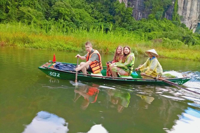 Hoa Lu Tam Coc Full Day Including Buffet Lunch - Hoa Lu Temples