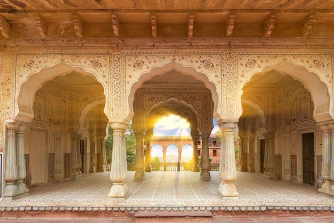 Jaipur Amer Fort, Jal Mahal & Stepwell Private Half-Day Tour - Explore Amer Palaces Grandeur