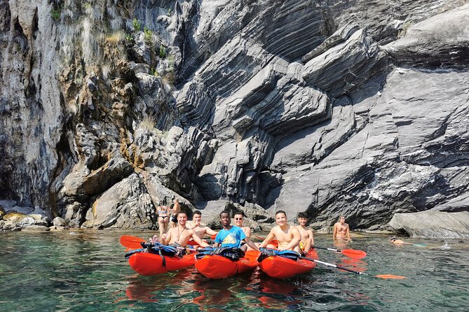 Kayak Tour From Monterosso to Vernazza - Maximum Traveler Capacity