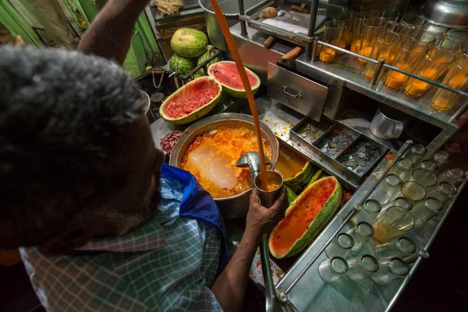 Kebab and Curry Food Walk With Guide and Transport in and Around Mohd Ali Road! - Highlights of the Tour