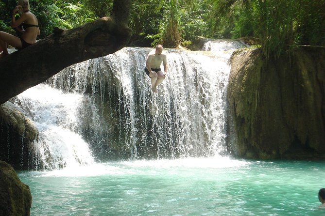 Kuang Si Waterfall Minibus (Private) - Experience Highlights