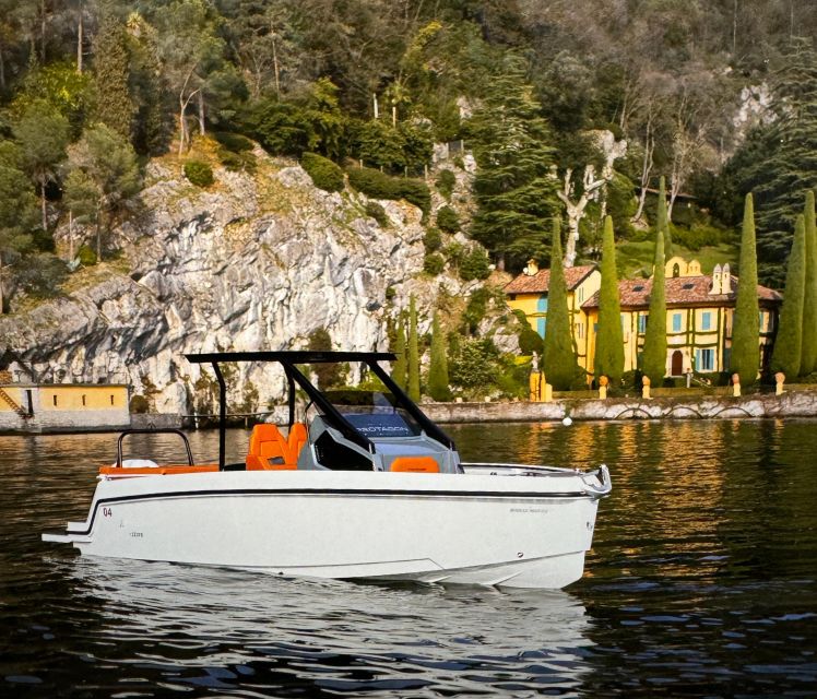 Lake Como: 1 Hour Private Boat Tour With Driver - Boat Features