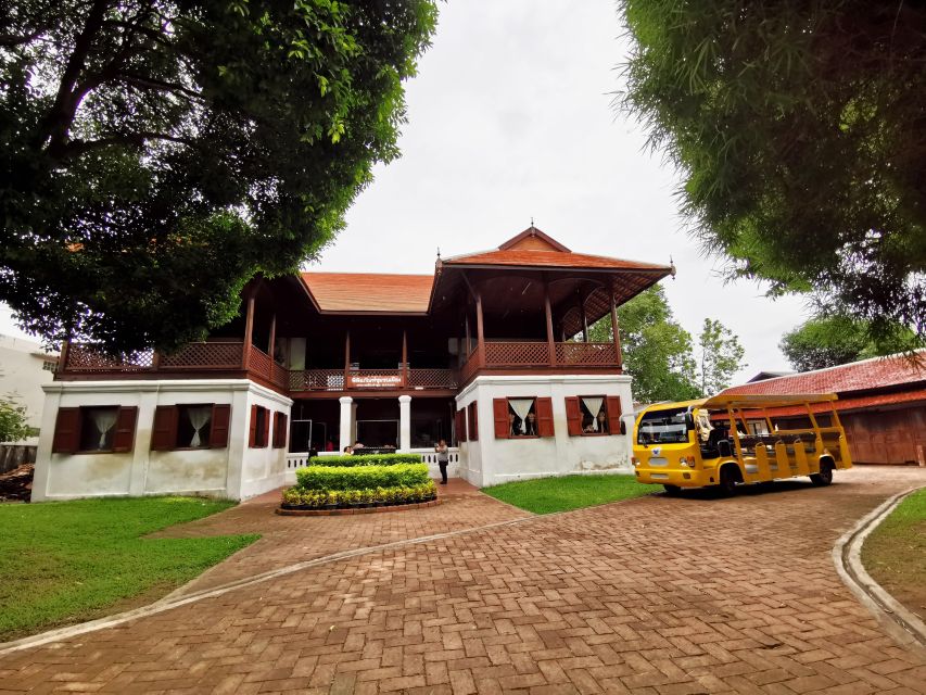 Lamphun:The Beginning of Civilization in North of Thailand. - Wat Phra That Hariphunchai