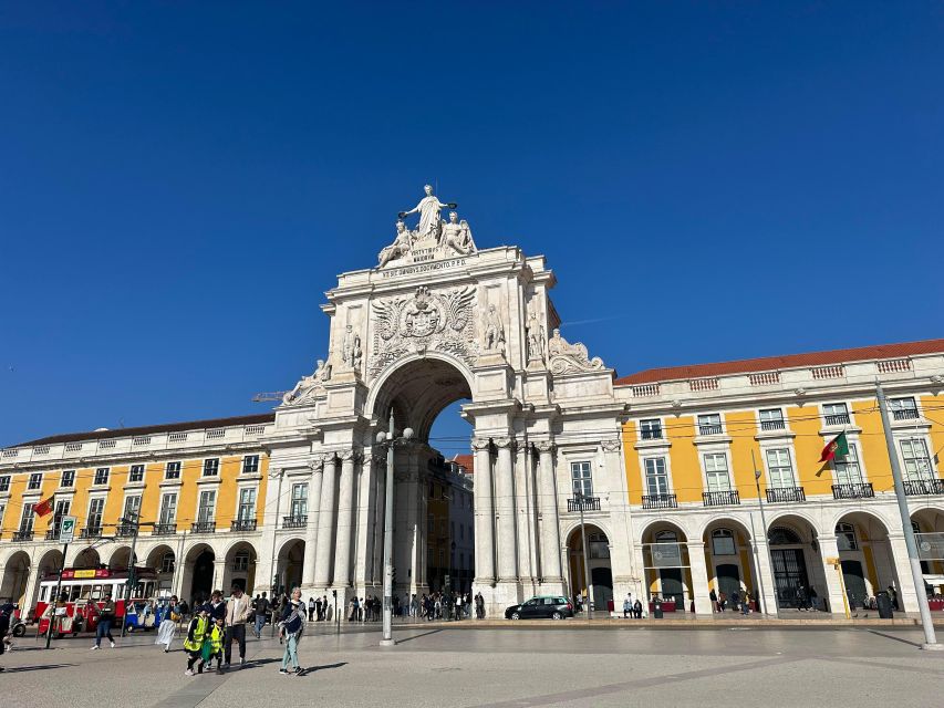 Lisbon: Arch Augusta, Baixa, Chiado Y Alfama Walking Tour - Key Stops on the Tour