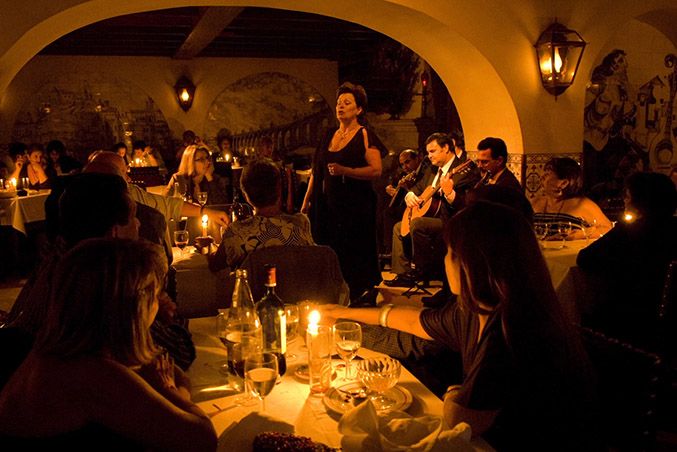 Lisbon: Authentic Fado Show, Dinner and Night Tour - Itinerary Highlights