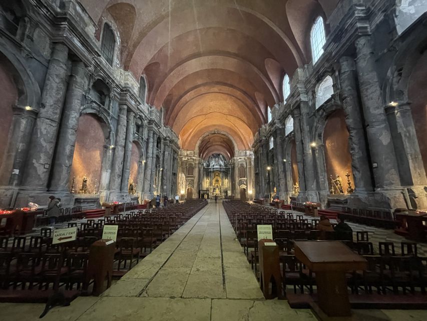 Lisbon: Guided City Walking Tour With Drink Tasting - Architectural Highlights of the City