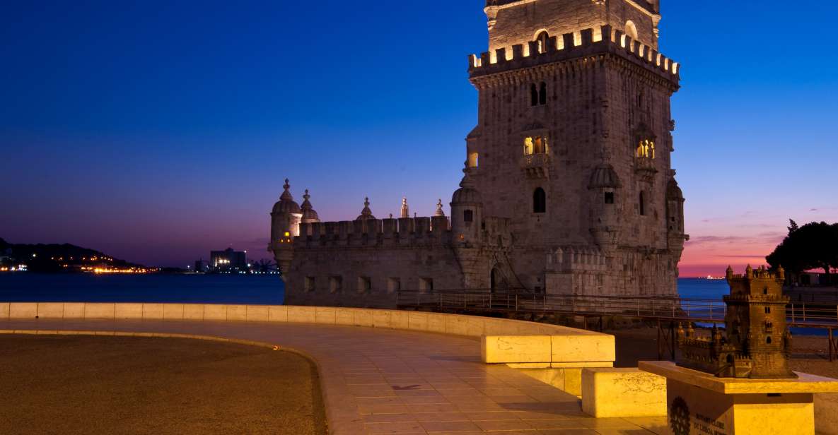 Lisbon: Private City Highlights Nighttime Tour With Transfer - Panoramic City Views