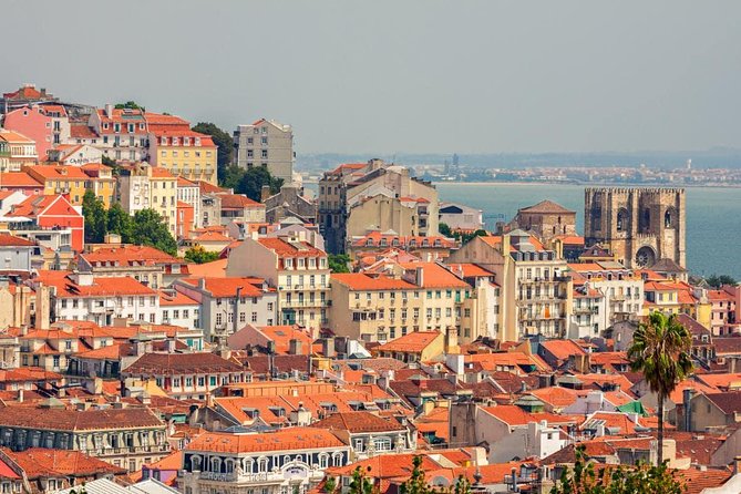 Lisbon Private Driver and Customizable Tour - Air-Conditioned Comfort