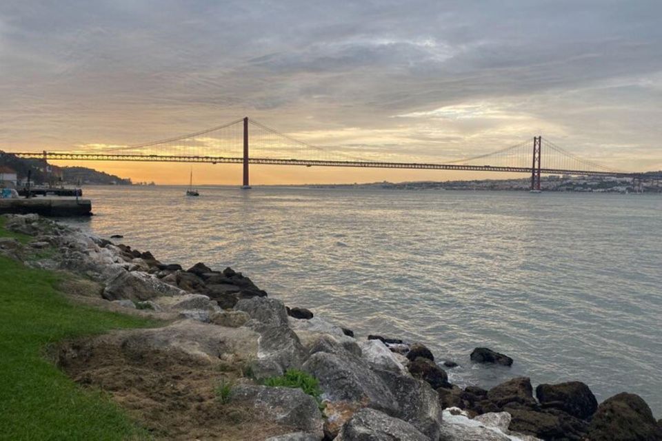 Lisbon: Private Gastronomic Tour Duas Pontes - Itinerary Overview