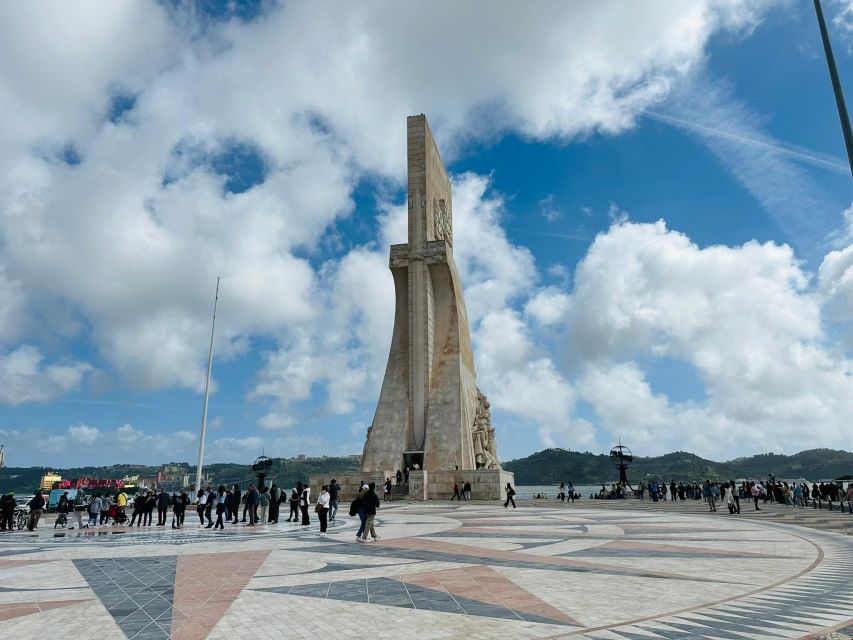 Lisbon: Unveiled Private Tuk-Tuk City Sightseeing Tour - Top Attractions on the Tour