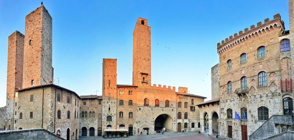 Lucca: Siena, San Gimignano, and Wine Tasting Full-Day Tour - Exploring San Gimignano