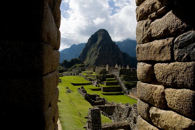Machu Picchu Private Guided Tour From Aguas Calientes - Tour Highlights