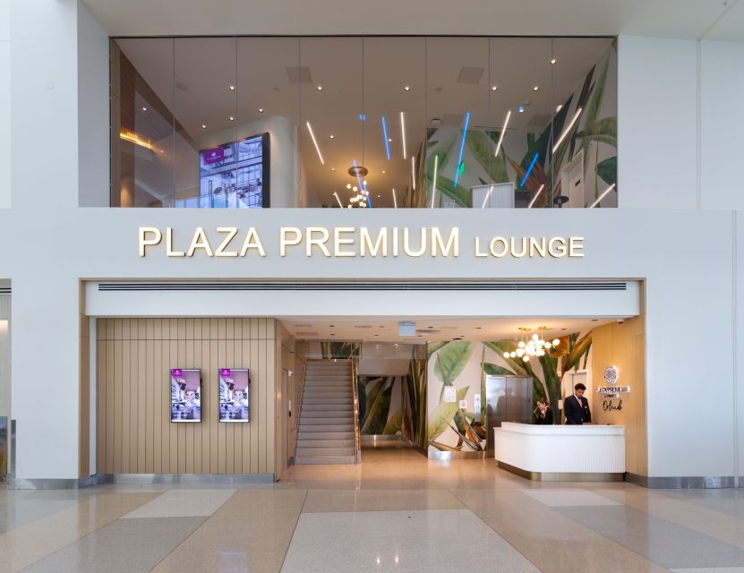 MCO Orlando International Airport: Plaza Premium Lounge - Amenities and Services