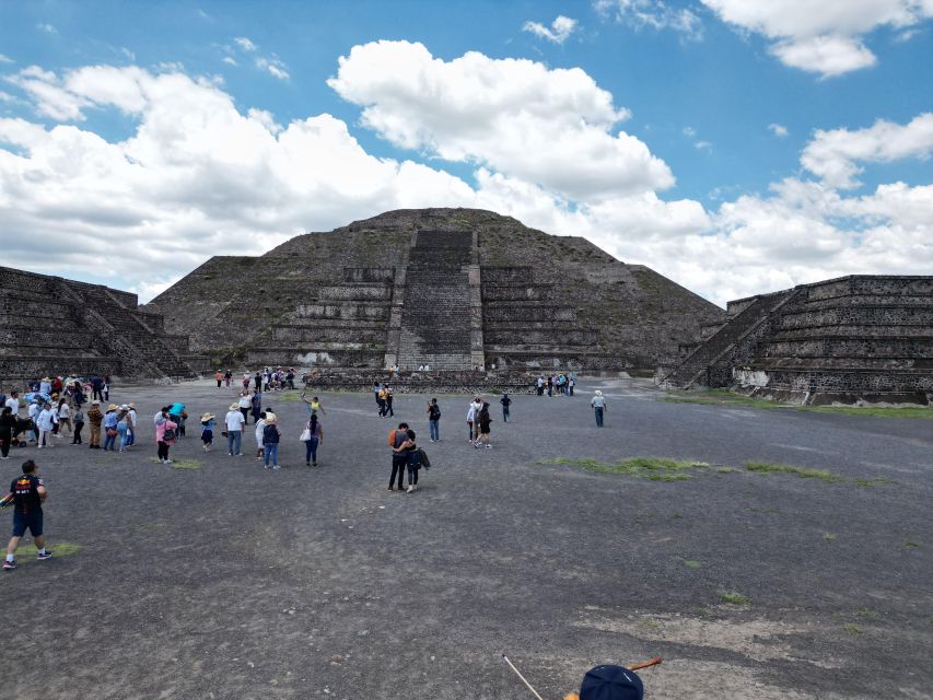 Mexico City: Teotihuacan Guided Day Trip With Liquor Tasting - Exploring Teotihuacan Archeological Site