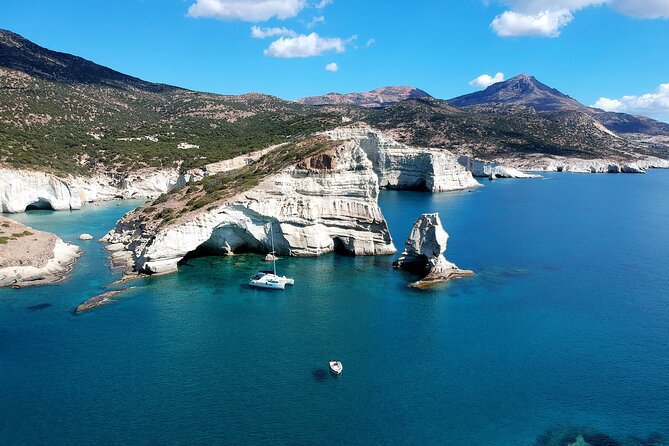 Milos Caves Snorkelling Catamaran Cruise in a Small Group - Catamaran Features and Amenities