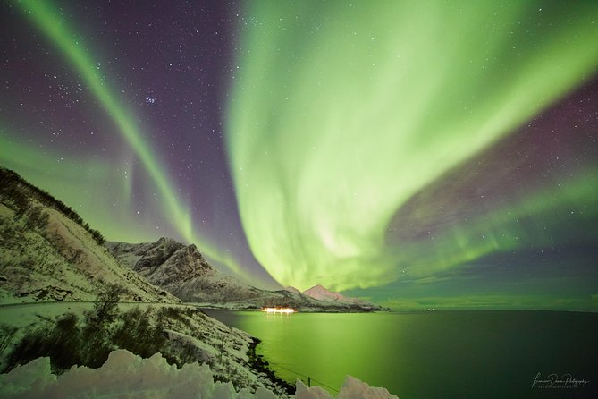 Minivan Northern Lights Excursion (8 Guests per Minivan) - Meeting Point and Pickup