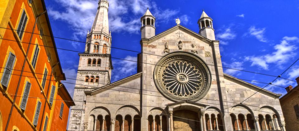 Modena: Private Walking Tour With a Guide - Exploring Modenas Romanesque Architecture