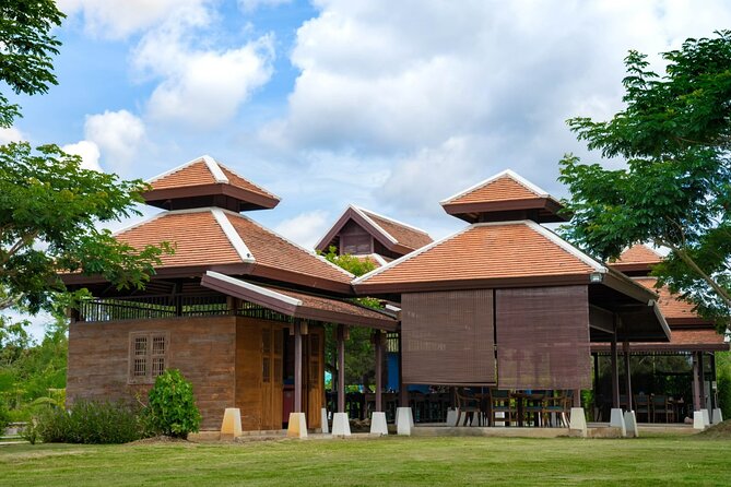 Morning Session - Thai Cooking Class in Traditional Pavilion With Beautiful Farm - Exploring the Chiang Mai Marketplace