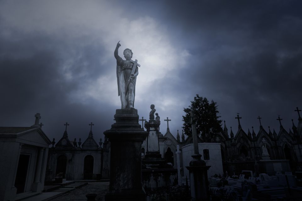 New Orleans: Night Cemetery and Ghost BYOB Bus Tour - Chilling Ghost Stories on the Tour