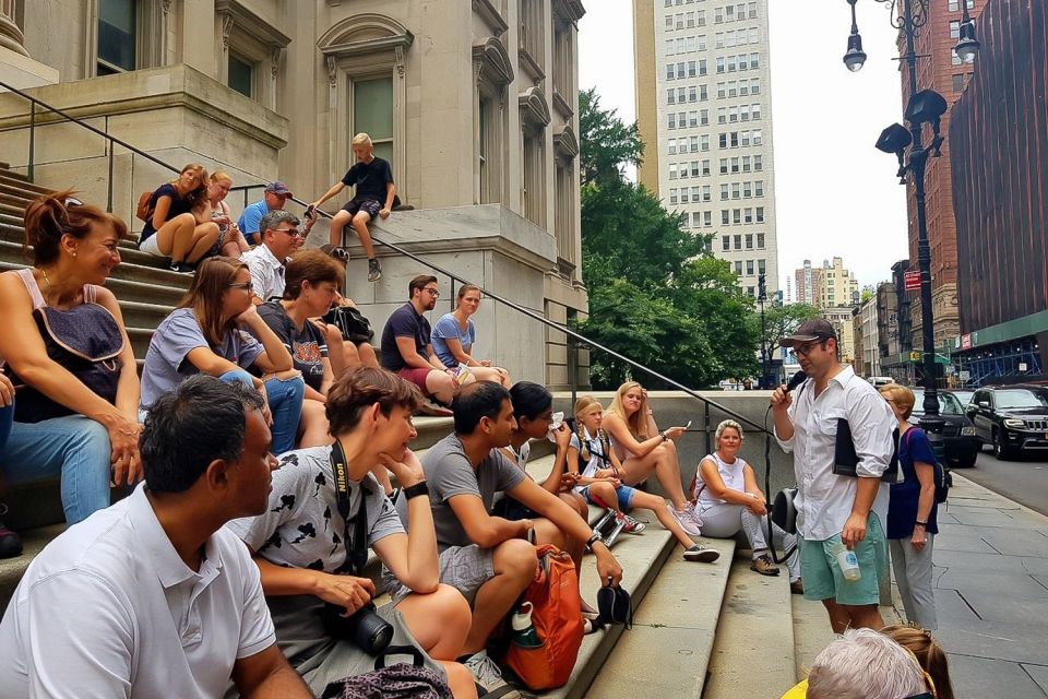 NYC: Brooklyn Bridge and Dumbo District Walking Tour - Admiring the Manhattan Skyline