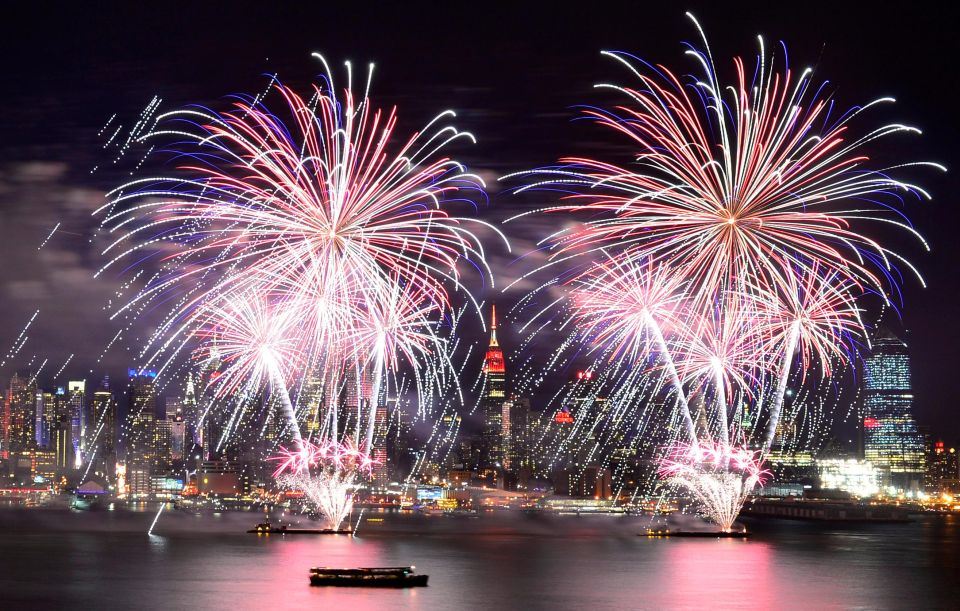 NYC: Circle Line July 4th Fireworks All-Inclusive Cruise - Celebration Inclusions
