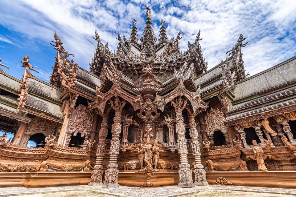 Pattaya: Sanctuary of Truth Museum Daytime Pass - Admiring the Wood Carvings