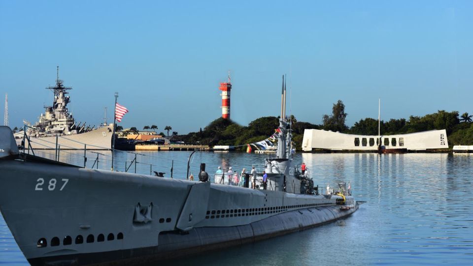 Pearl Harbor USS Arizona & Bowfin Submarine - Pearl Harbor Visitor Center