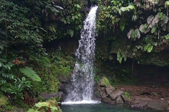 Peppers Choice : Waterfalls, Sulphur Spa & Volcanic Black Sand Beach - Scenic Locations to Explore