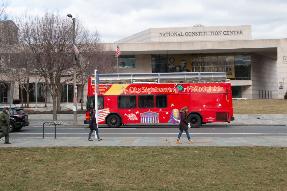 Philadelphia: Hop-On-Hop-Off Bus Flex Pass & Campos Steak - Language Options for the Audio Guide