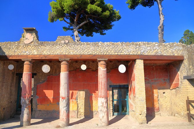 Pompeii and Herculaneum Private Walking Tour With an Archaeologist - Meeting and End Points