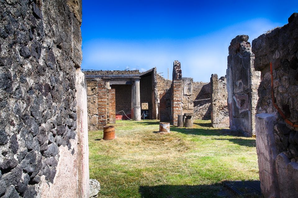 Pompeii: Private 2–Hour Archaeological Site Guided Tour - Highlights of Pompeii