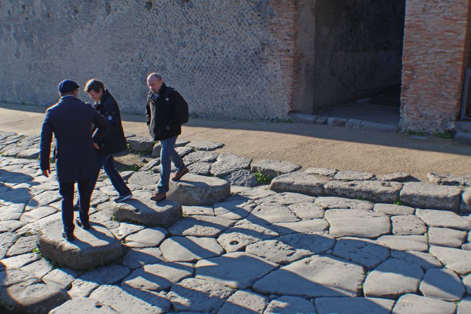 Pompeii: Skip-The-Line Group Tour With Archaeologist - Guided Tour by Archaeologist