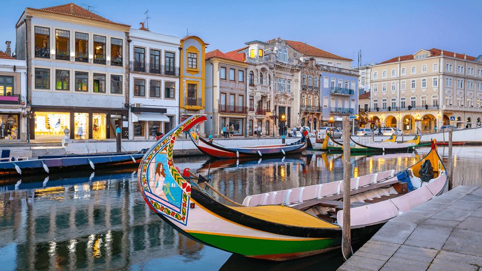 Porto: Private Aveiro & Costa Nova Tour With Moliceiro Boat - Itinerary Highlights