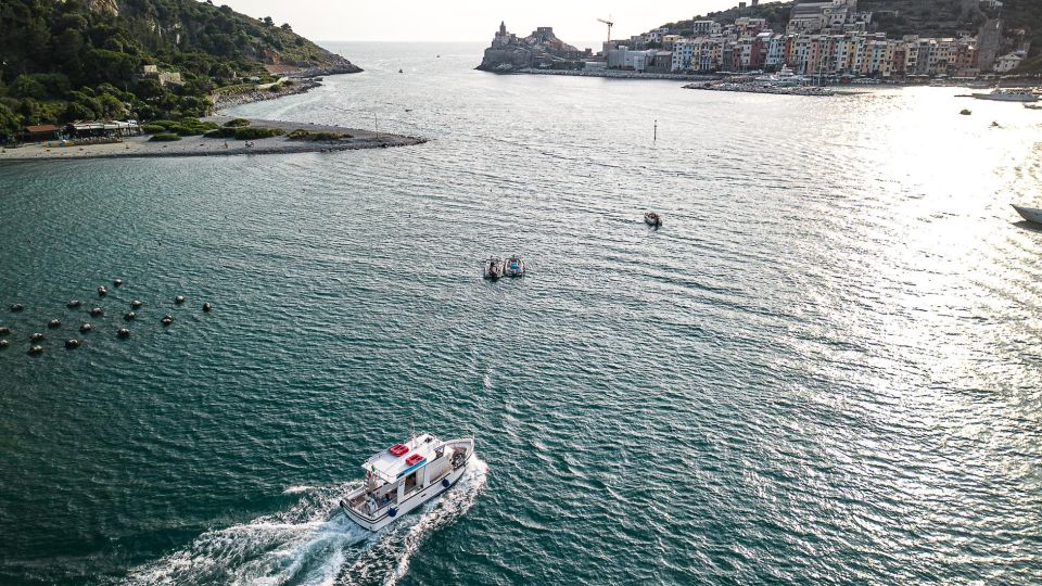 Portovenere: Islands Sunset Boat Trip With Dinner - Inclusions and Amenities